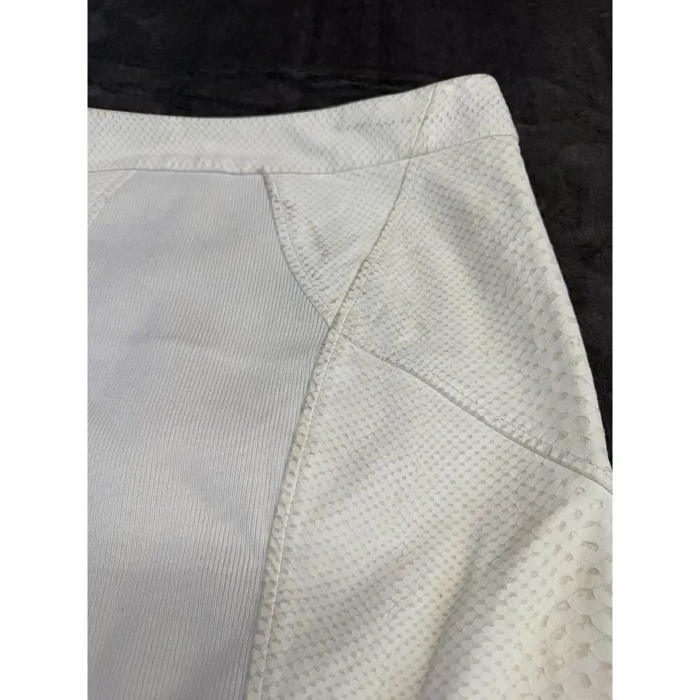 Yigal Azrouël Ivory Leather Skirt Size 8 Asymmetrical Zip Snake Texture